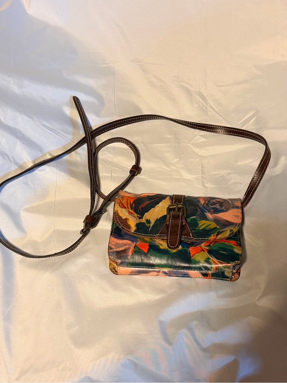 Patricia Nash Floral Leather Crossbody Bag | Multicolor‎ Painted Print | - Picture 3 of 11